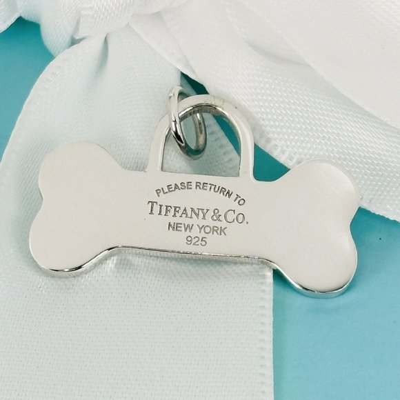 Return to Tiffany Dog Bone Pet Charm or Pendant Small in Silver Engravable - Picture 1 of 5